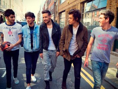 One Direction Targetkan Keuntungan 1 Milyar US$ di Tur Dunia 2014!